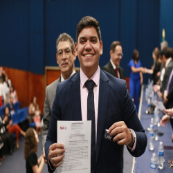 07-10 - Novos advogados e estagiários recebem certidões na OAB-MT - Fotografo: Fernando Rodrigues