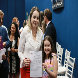 07-10 - Novos advogados e estagiários recebem certidões na OAB-MT - Fotografo: Fernando Rodrigues