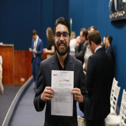 07-10 - Novos advogados e estagiários recebem certidões na OAB-MT - Fotografo: Fernando Rodrigues