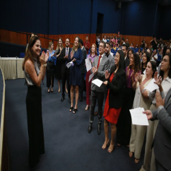 07-10 - Novos advogados e estagiários recebem certidões na OAB-MT - Fotografo: Fernando Rodrigues