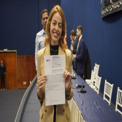 05-12 - Entrega de certidões para novos advogados e estagiários, na OAB-MT - Fotografo: Fernando Rodrigues