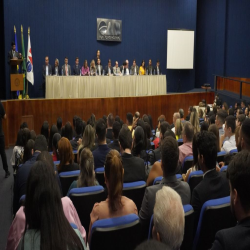 05-12 - Entrega de certidões para novos advogados e estagiários, na OAB-MT - Fotografo: Fernando Rodrigues