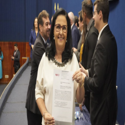 05-12 - Entrega de certidões para novos advogados e estagiários, na OAB-MT - Fotografo: Fernando Rodrigues