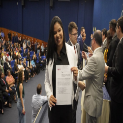 05-12 - Entrega de certidões para novos advogados e estagiários, na OAB-MT - Fotografo: Fernando Rodrigues