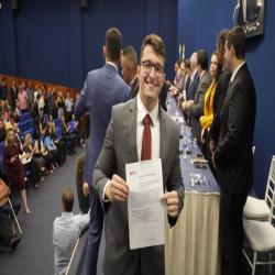 05-12 - Entrega de certidões para novos advogados e estagiários, na OAB-MT - Fotografo: Fernando Rodrigues