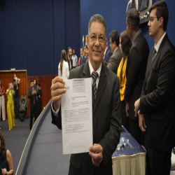 05-12 - Entrega de certidões para novos advogados e estagiários, na OAB-MT - Fotografo: Fernando Rodrigues