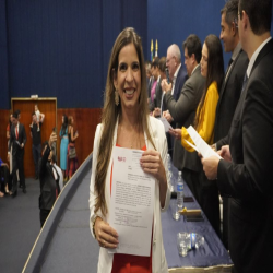 05-12 - Entrega de certidões para novos advogados e estagiários, na OAB-MT - Fotografo: Fernando Rodrigues