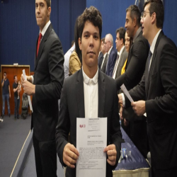 05-12 - Entrega de certidões para novos advogados e estagiários, na OAB-MT - Fotografo: Fernando Rodrigues