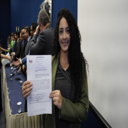 06/02 - OAB-MT entrega certidões para estagiários, advogados e advogadas - Fotografo: Fernando Rodrigues