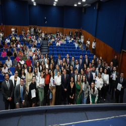 02-04 - Novos advogados e estagiários recebem certidões na OAB-MT - Fotografo: Fernando Rodrigues