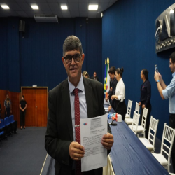 02-04 - Novos advogados e estagiários recebem certidões na OAB-MT - Fotografo: Fernando Rodrigues