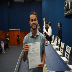 02-04 - Novos advogados e estagiários recebem certidões na OAB-MT - Fotografo: Fernando Rodrigues