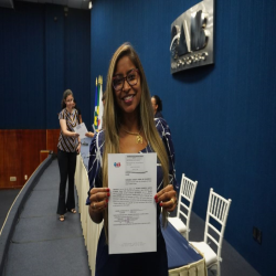 02-04 - Novos advogados e estagiários recebem certidões na OAB-MT - Fotografo: Fernando Rodrigues