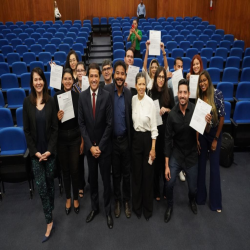 02-04 - Novos advogados e estagiários recebem certidões na OAB-MT - Fotografo: Fernando Rodrigues