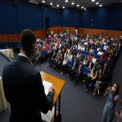 02-04 - Novos advogados e estagiários recebem certidões na OAB-MT - Fotografo: Fernando Rodrigues