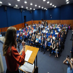 02-04 - Novos advogados e estagiários recebem certidões na OAB-MT - Fotografo: Fernando Rodrigues