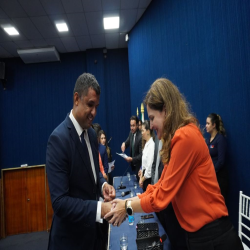 02-04 - Novos advogados e estagiários recebem certidões na OAB-MT - Fotografo: Fernando Rodrigues