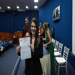 02-04 - Novos advogados e estagiários recebem certidões na OAB-MT - Fotografo: Fernando Rodrigues