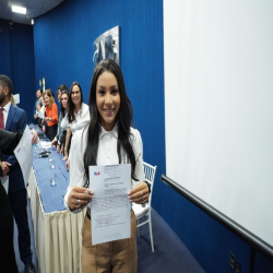 02-04 - Novos advogados e estagiários recebem certidões na OAB-MT - Fotografo: Fernando Rodrigues