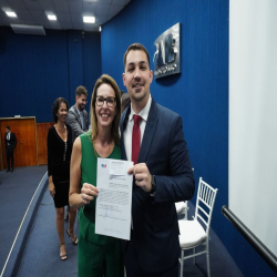 02-04 - Novos advogados e estagiários recebem certidões na OAB-MT - Fotografo: Fernando Rodrigues