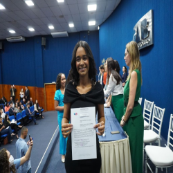 02-04 - Novos advogados e estagiários recebem certidões na OAB-MT - Fotografo: Fernando Rodrigues