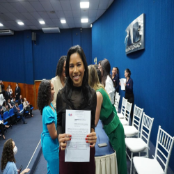 02-04 - Novos advogados e estagiários recebem certidões na OAB-MT - Fotografo: Fernando Rodrigues