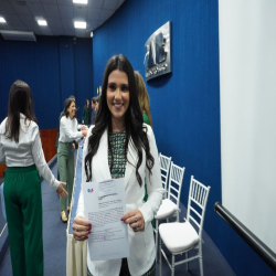 02-04 - Novos advogados e estagiários recebem certidões na OAB-MT - Fotografo: Fernando Rodrigues