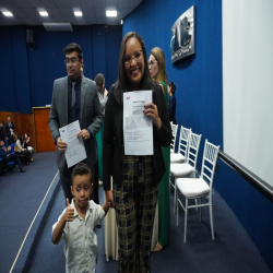 02-04 - Novos advogados e estagiários recebem certidões na OAB-MT - Fotografo: Fernando Rodrigues