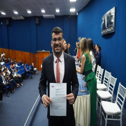 02-04 - Novos advogados e estagiários recebem certidões na OAB-MT - Fotografo: Fernando Rodrigues