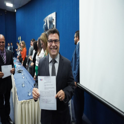 02-04 - Novos advogados e estagiários recebem certidões na OAB-MT - Fotografo: Fernando Rodrigues