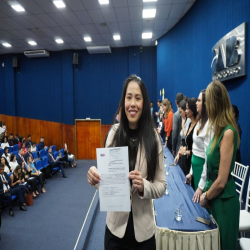 02-04 - Novos advogados e estagiários recebem certidões na OAB-MT - Fotografo: Fernando Rodrigues