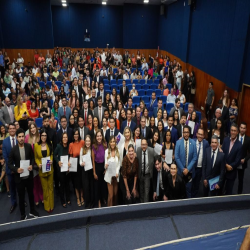 07-05 - Novos advogados e estagiários recebem certidões na OAB-MT - Fotografo: Fernando Rodrigues