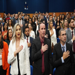 07-05 - Novos advogados e estagiários recebem certidões na OAB-MT - Fotografo: Fernando Rodrigues