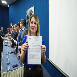 07-05 - Novos advogados e estagiários recebem certidões na OAB-MT - Fotografo: Fernando Rodrigues