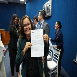 07-05 - Novos advogados e estagiários recebem certidões na OAB-MT - Fotografo: Fernando Rodrigues