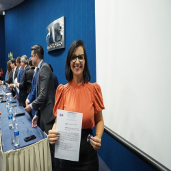 07-05 - Novos advogados e estagiários recebem certidões na OAB-MT - Fotografo: Fernando Rodrigues