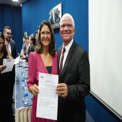 07-05 - Novos advogados e estagiários recebem certidões na OAB-MT - Fotografo: Fernando Rodrigues