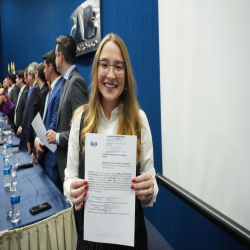 07-05 - Novos advogados e estagiários recebem certidões na OAB-MT - Fotografo: Fernando Rodrigues