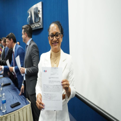 07-05 - Novos advogados e estagiários recebem certidões na OAB-MT - Fotografo: Fernando Rodrigues