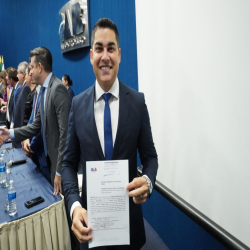 07-05 - Novos advogados e estagiários recebem certidões na OAB-MT - Fotografo: Fernando Rodrigues