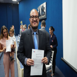 07-05 - Novos advogados e estagiários recebem certidões na OAB-MT - Fotografo: Fernando Rodrigues