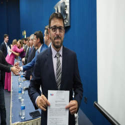 07-05 - Novos advogados e estagiários recebem certidões na OAB-MT - Fotografo: Fernando Rodrigues