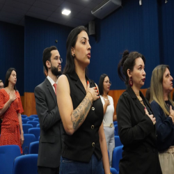 07-05 - Novos advogados e estagiários recebem certidões na OAB-MT - Fotografo: Fernando Rodrigues