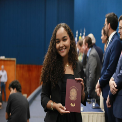 01-04-25 Entrega de Carteiras para estagiários, advogadas e advogados - Fotografo: Fernando Rodrigues